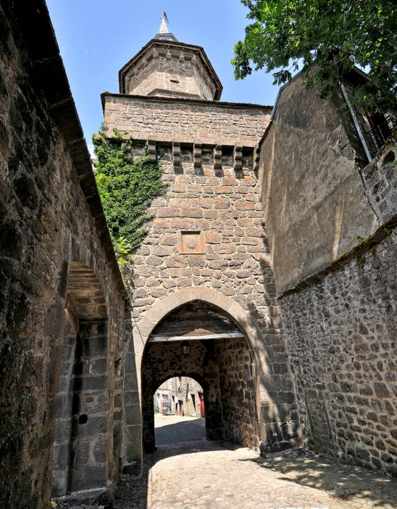 besse st anastaise beffroi