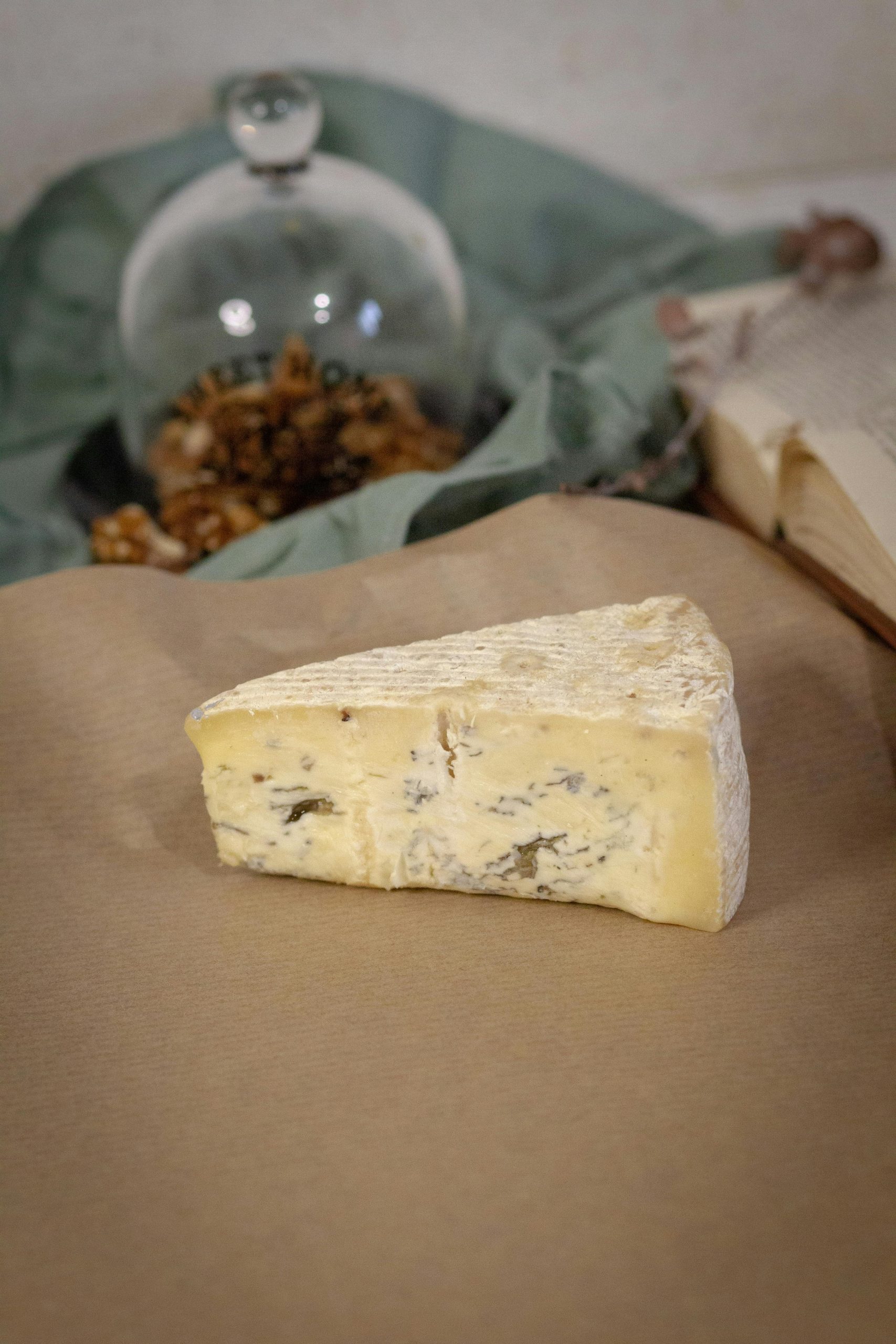 Autour du Clos Une tranche de fourme d
